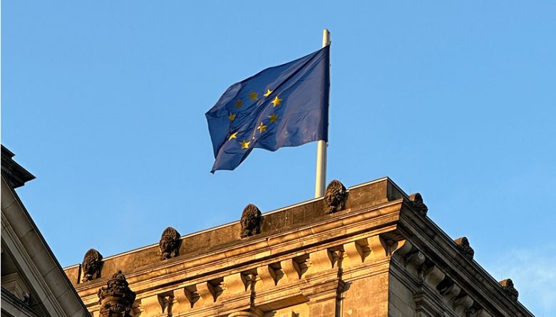 Foto der Eurpa-Fahne auf dem Gebäude des Reichstags