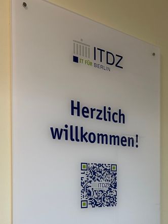 Herzlich willkommen Schild im ITDZ Berlin